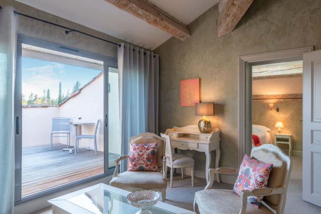 Chambre double terrasse, hôtel 4 étoiles à Opio, Château de la Bégude, Resonance Golf Collection