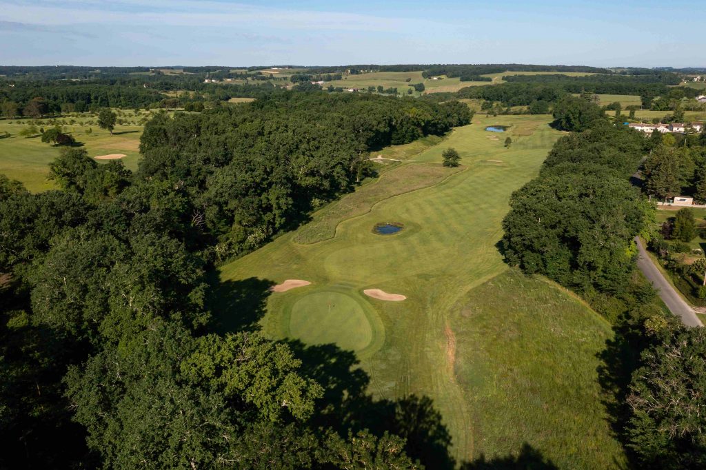vue aérienne golf chateau des vigiers resonance golf collection bordeaux
