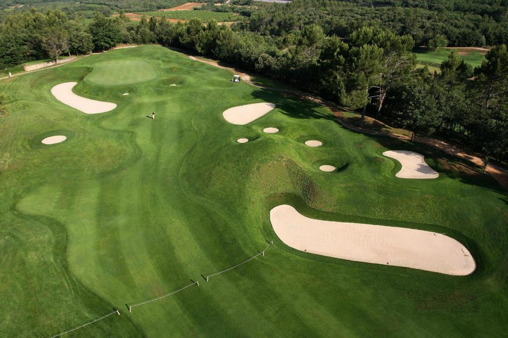 Parcours 18 trous à Brignoles, vue aérienne, Golf de Barbaroux, Var (83), Resonance Golf Collection