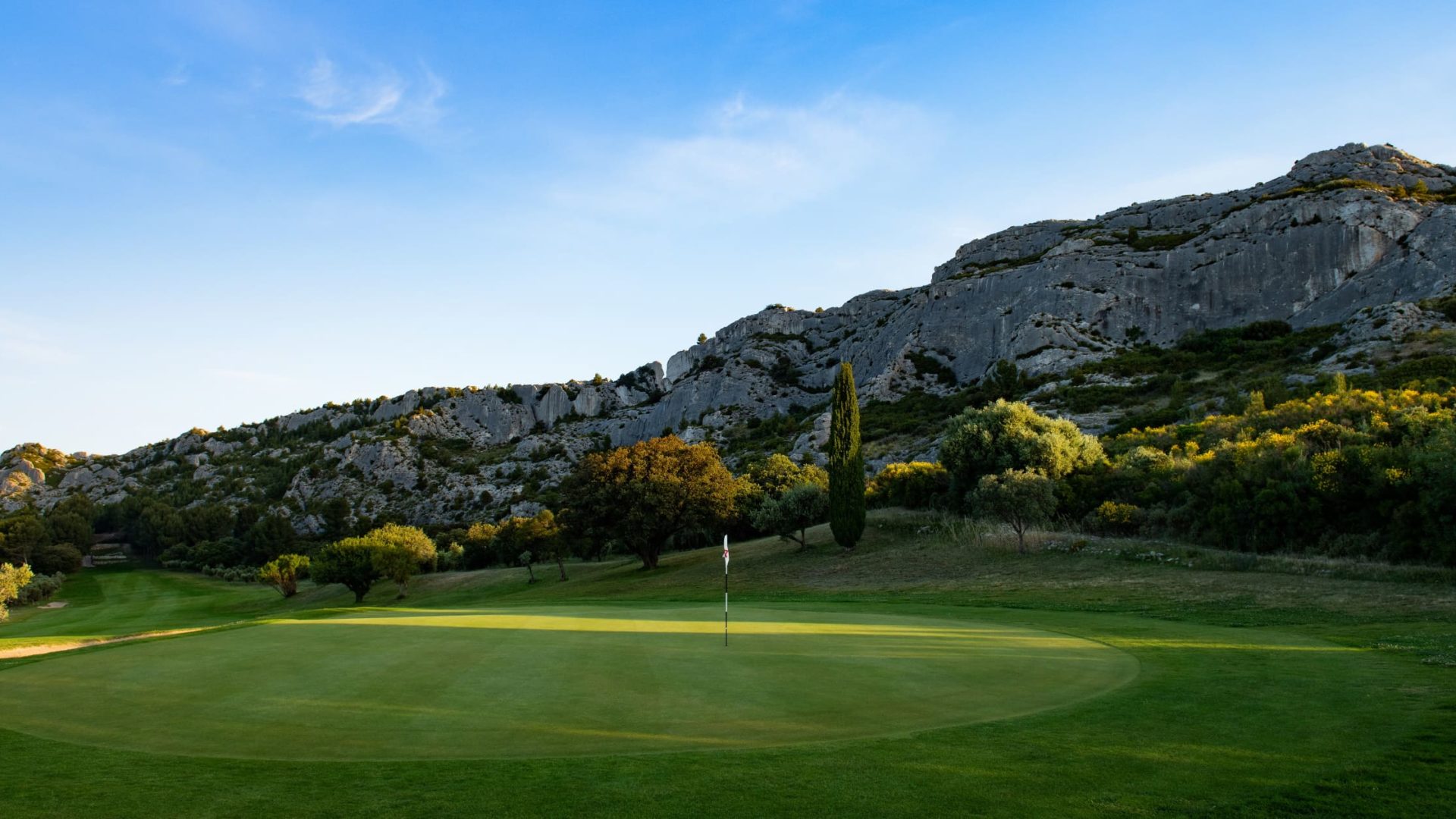 Golf de Servanes, parcours 18 trous dans les Alpilles, vue green, Bouche du Rhone, Resonance Golf Collection