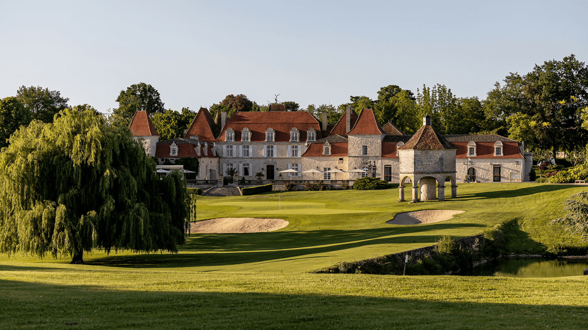 vue extérieure château des vigiers resonance golf collection