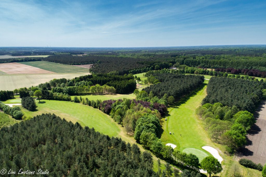 vue aérienne golf steenhoven, parcours 18 trous à Postel, en Belgique près d'Anvers