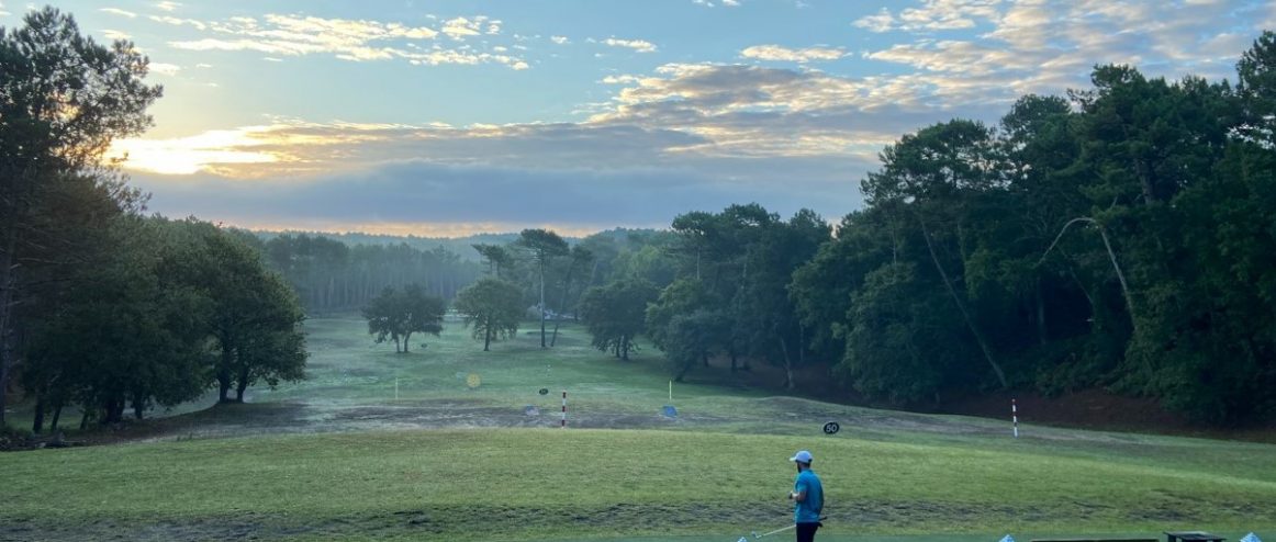 Préparation du parcours 18 trous du Golf de Seignosse pour la finale Destination Seignosse sur la Côte Basque