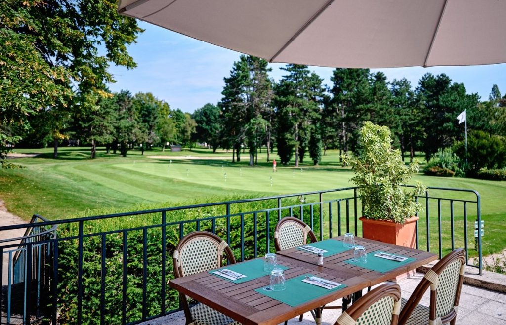 Découvrez la nouvelle terrasse du restaurant du Golf d'Ormesson