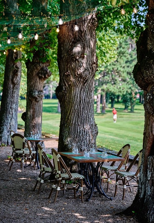 Découvrez la terrasse du Golf d'Ormesson au pied du parcours 18 trous