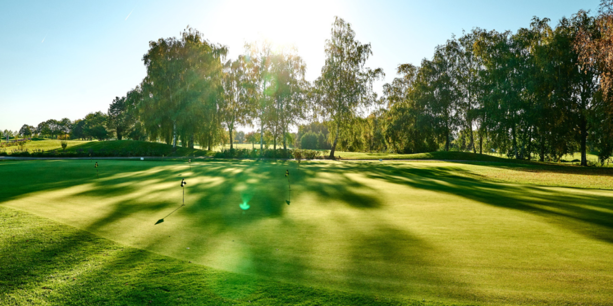 S'entrainer avant de jouer une compétition de golf, Resonance Golf Collection