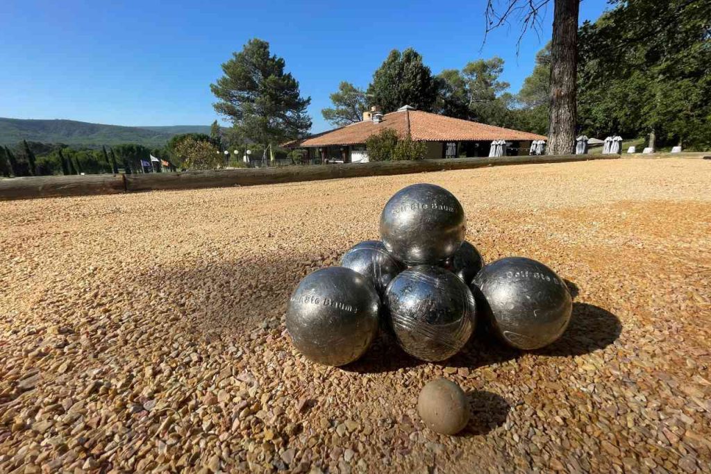 Terrain de pétanque, sur le golf Sainte Baume à Saint-Maximin, Resonance Golf Collection