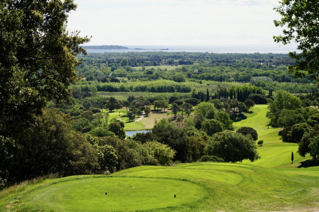 Utilisation contrôlée des produits dans la gestion et l'exploitation de nos golfs, Resonance Golf Collection