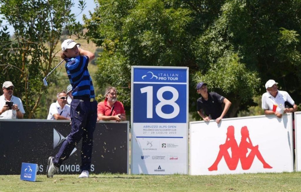 Oihan guillamoundeguy golfeur pro sur le challenge tour 2024, Resonance Golf Collection