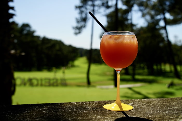 Prenez un verre dans nos golfs et partagez des moments de détente avec vos proches, Resonance Golf Collection