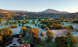 Adapting your golf game to fall fairways: practical tips - Open Golf Club